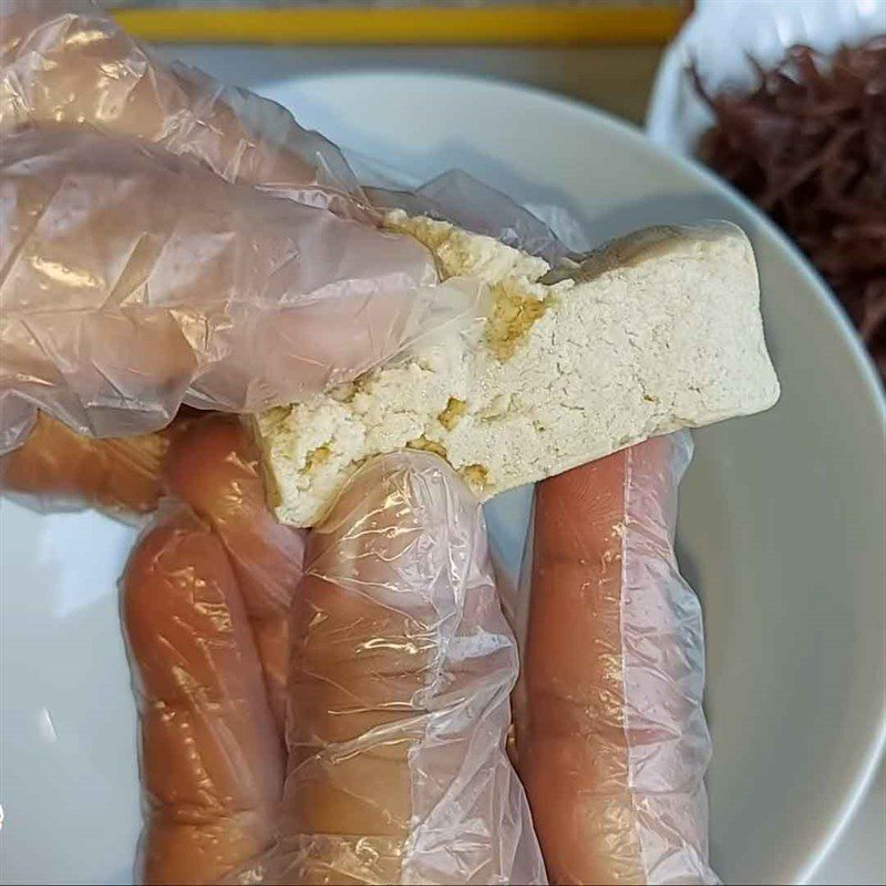 Step 1 Prepare the ingredients for crispy vegetarian betel leaf cake