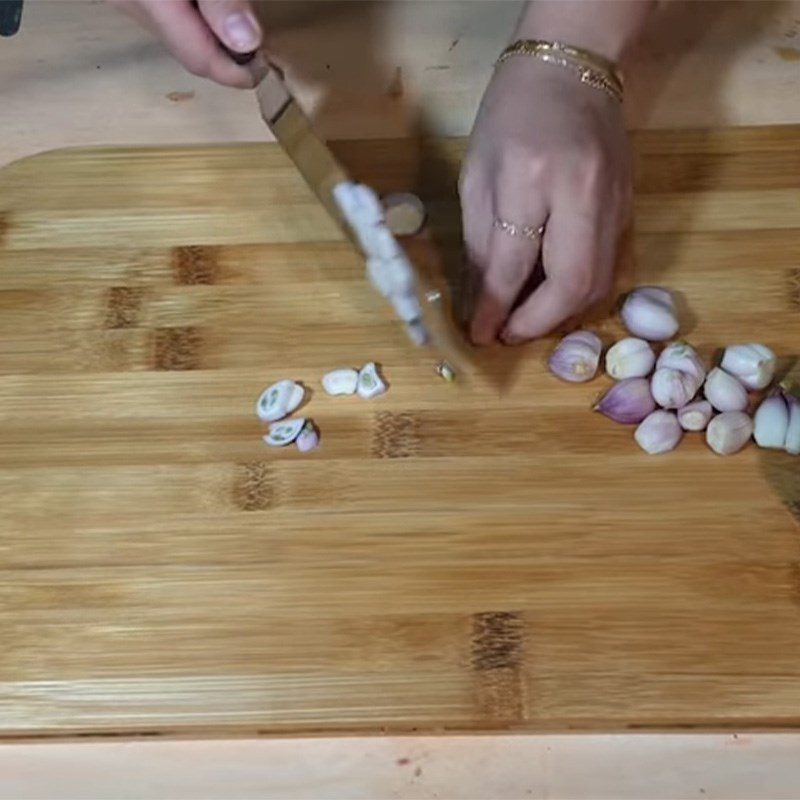 Step 1 Prepare the ingredients for Pigeon Bird Sticky Rice