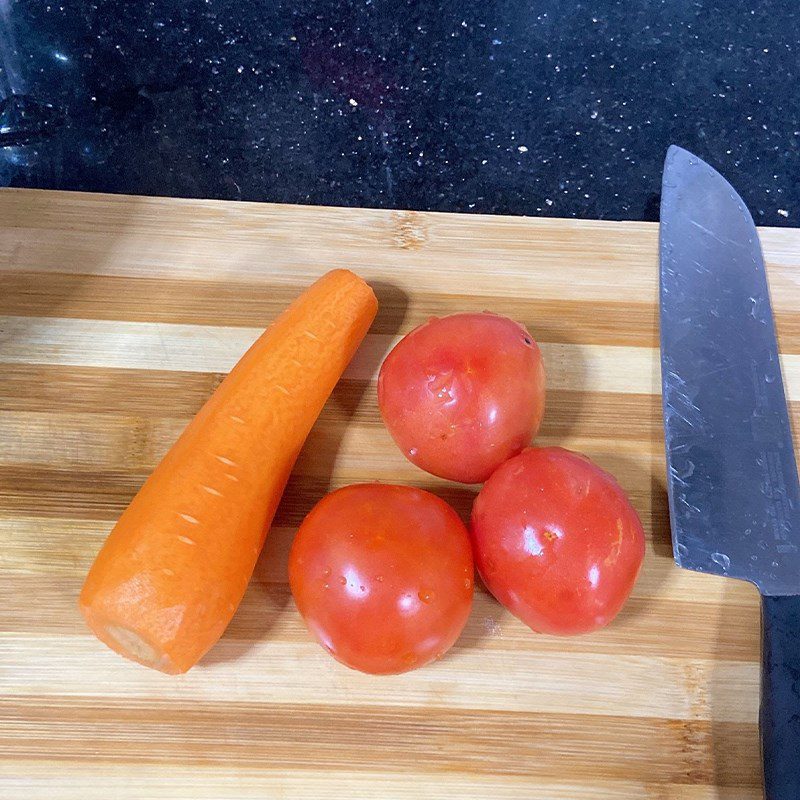 Step 1 Prepare the ingredients for Carrot and Tomato Juice with a Blender