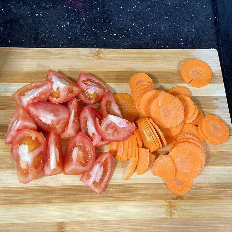 Step 1 Prepare the ingredients for Carrot and Tomato Juice with a Blender
