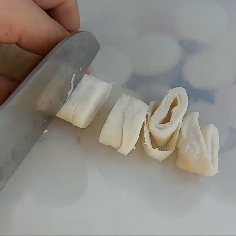 Step 1 Prepare the ingredients for Stir-fried Mì căn with Chao