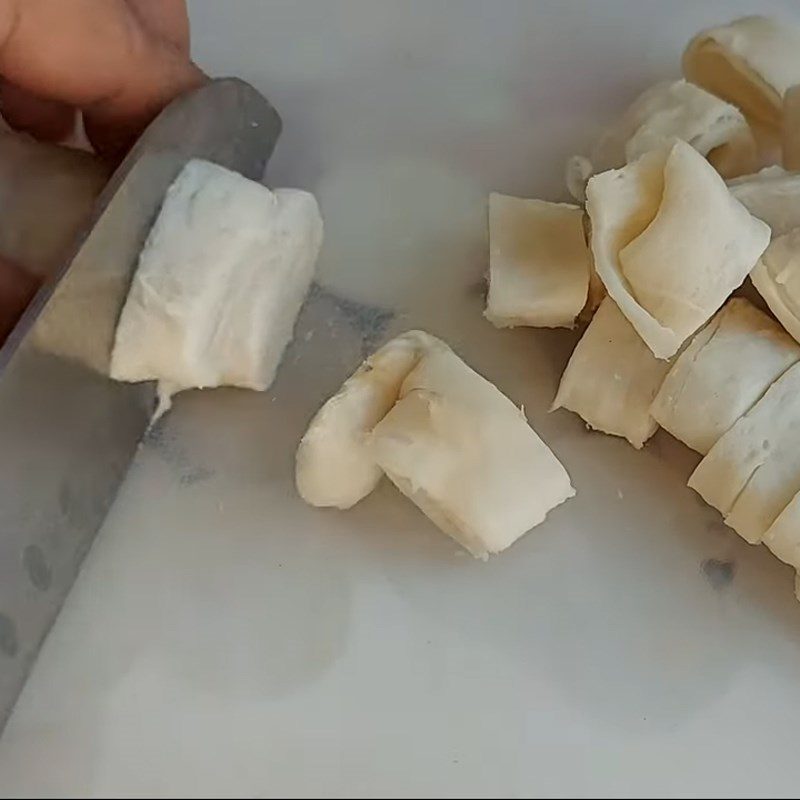 Step 1 Prepare the ingredients for Stir-fried Mì căn with Chao