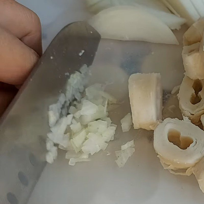 Step 1 Prepare the ingredients for Stir-fried Mì căn with Chao