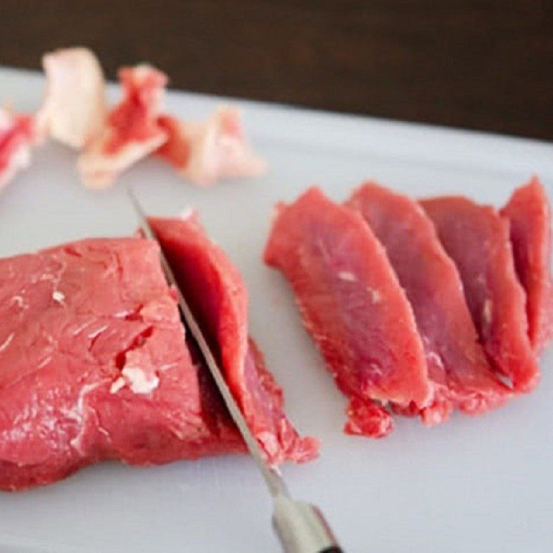 Step 1 Prepare the ingredients for Beef and Enoki Mushroom Soup