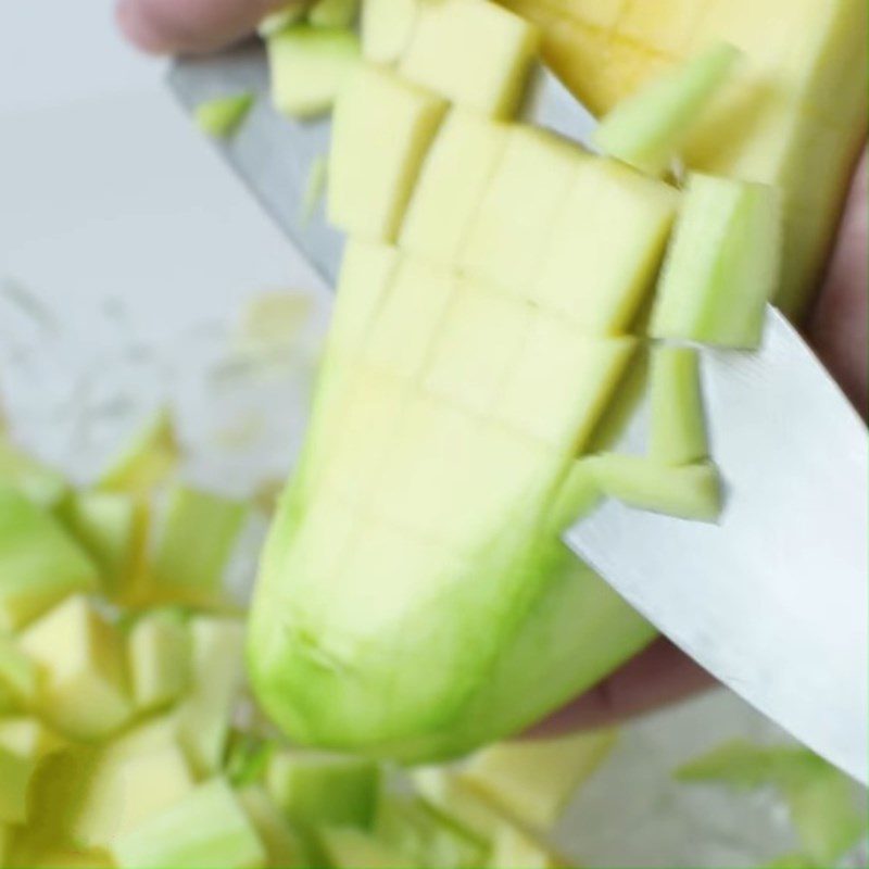 Step 1 Prepare the ingredients for Green Mango Juice