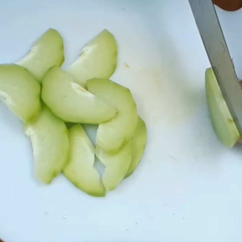 Step 3 Prepare chayote Chayote stir-fried with pig heart
