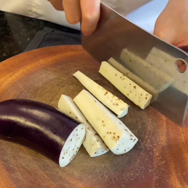 Step 1 Prepare the ingredients for Stir-fried Green Beans with Eggplant