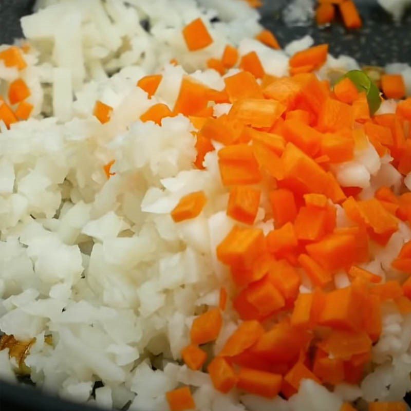 Step 3 Prepare the remaining ingredients for Southern-style vegetarian rice cake
