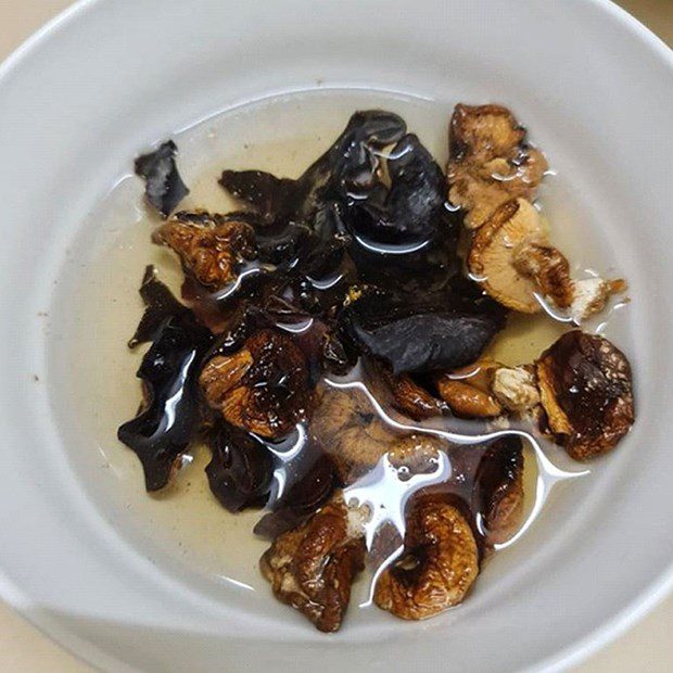 Step 2 Prepare other ingredients Steamed Snail Cake