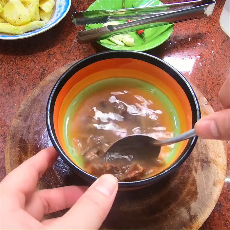 Step 2 Prepare other ingredients sour soup with salmon head and shrimp