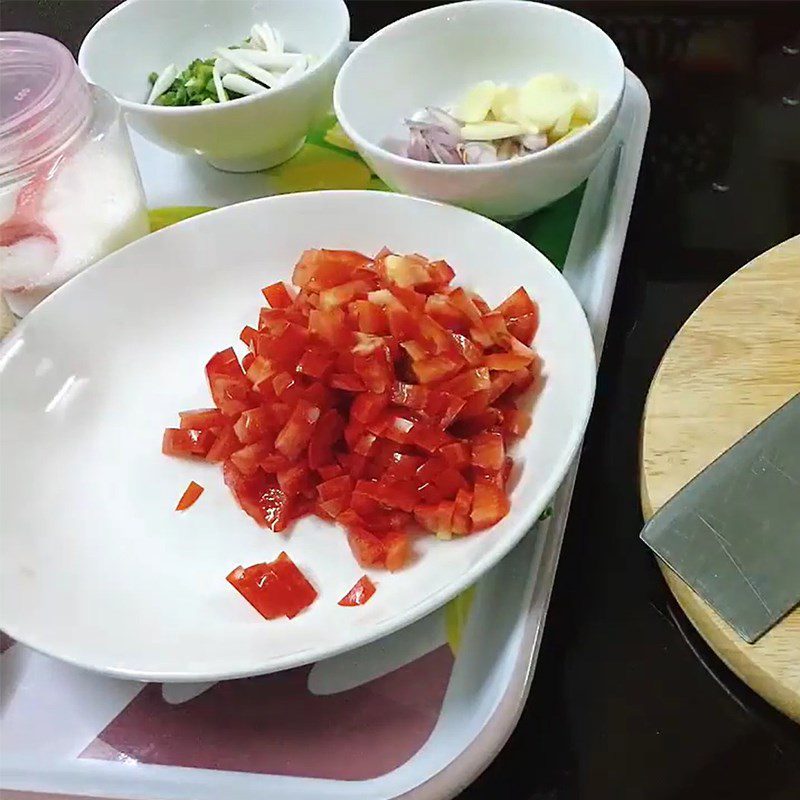 Step 2 Prepare other ingredients Stewed basa fish with tomatoes