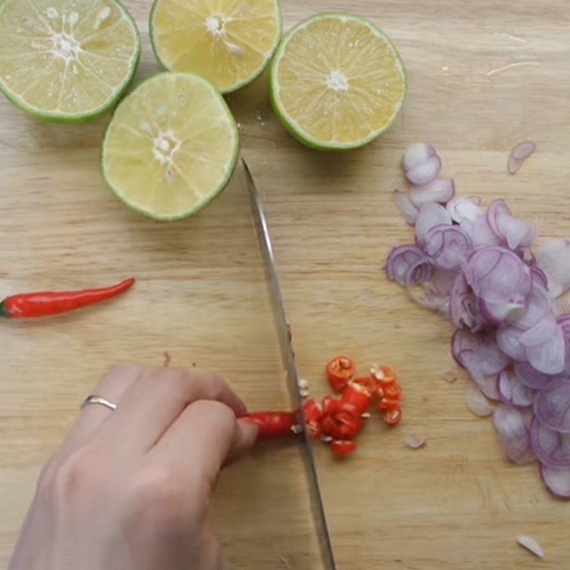 Step 3 Prepare other ingredients Shrimp and pork jelly salad