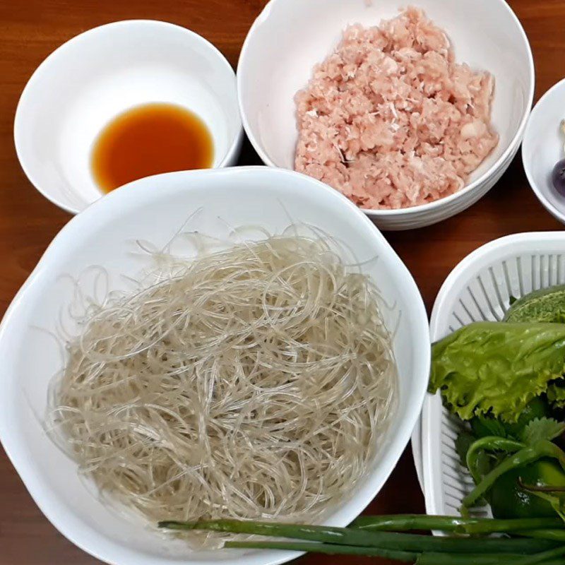 Step 2 Prepare other ingredients Sweet and sour mixed vermicelli