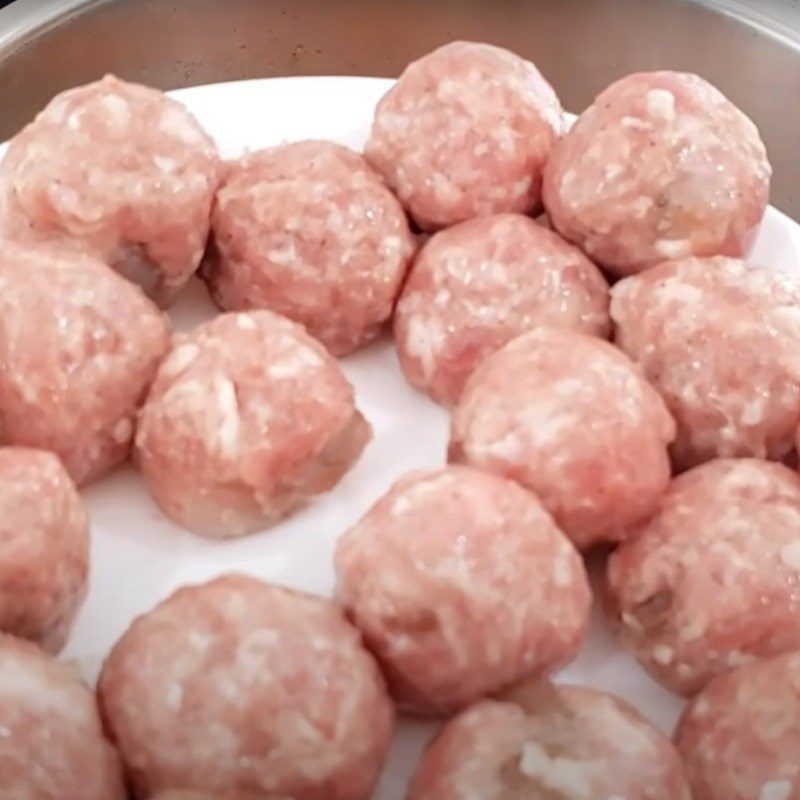 Step 2 Prepare other ingredients Pork rib noodle meatballs