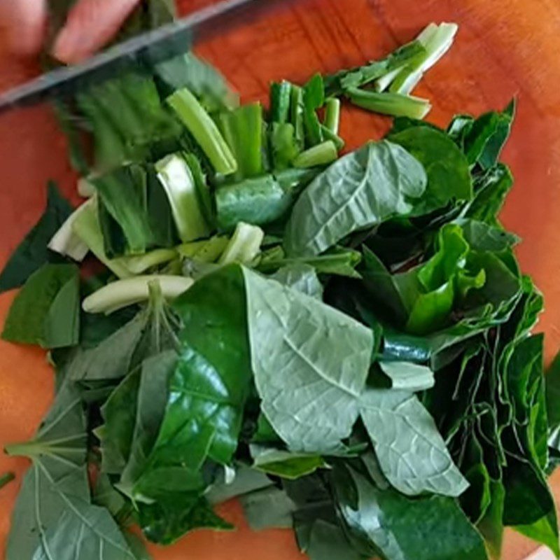 Step 2 Preparing other ingredients Stir-fried frog with bamboo shoots and Vietnamese coriander