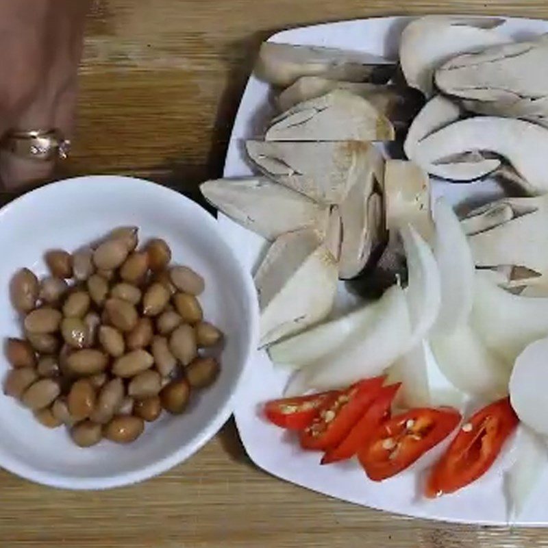 Step 2 Prepare the other ingredients for lemongrass buffalo hotpot