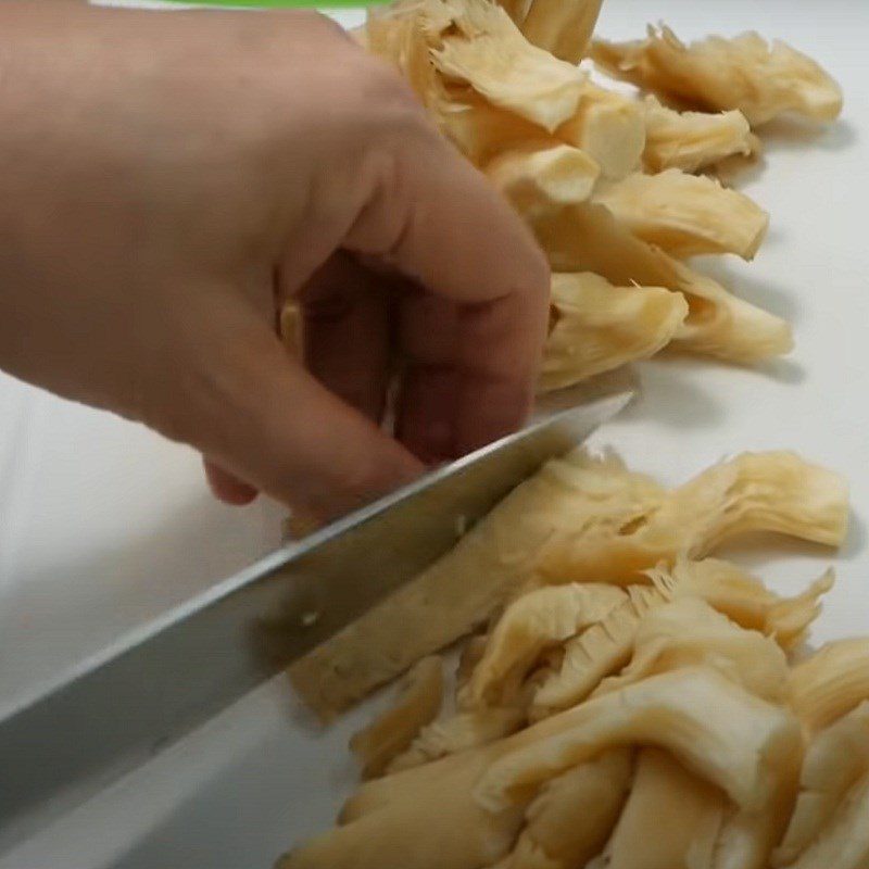 Step 3 Prepare other ingredients Spicy sour chicken noodles