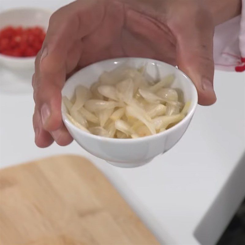 Step 2 Prepare the other ingredients for the fried spring rolls