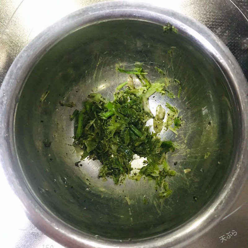 Step 2 Preparing other ingredients Pork stir-fried with purple onion