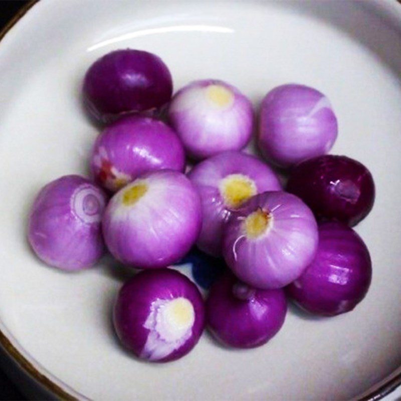Step 2 Preparing other ingredients Pork stir-fried with purple onion