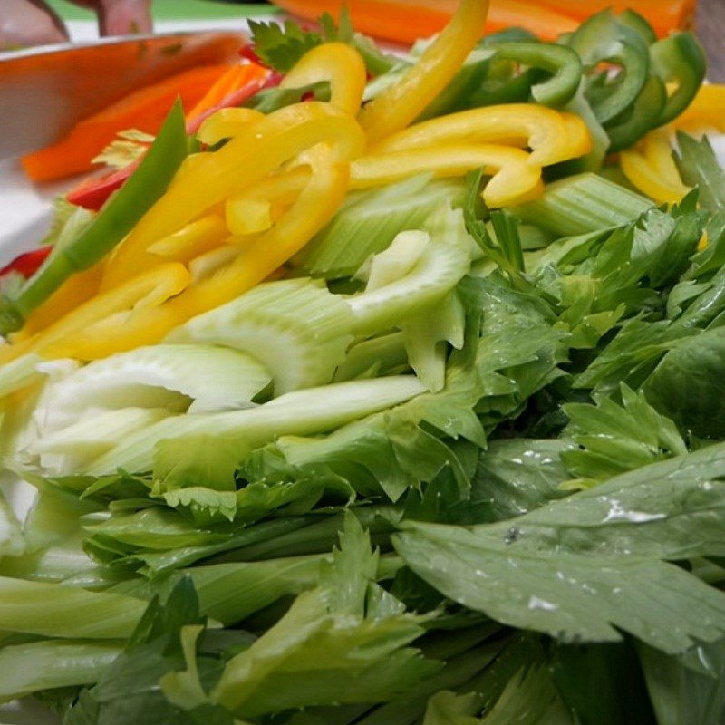 Step 3 Prepare other ingredients Spicy sour chicken noodles
