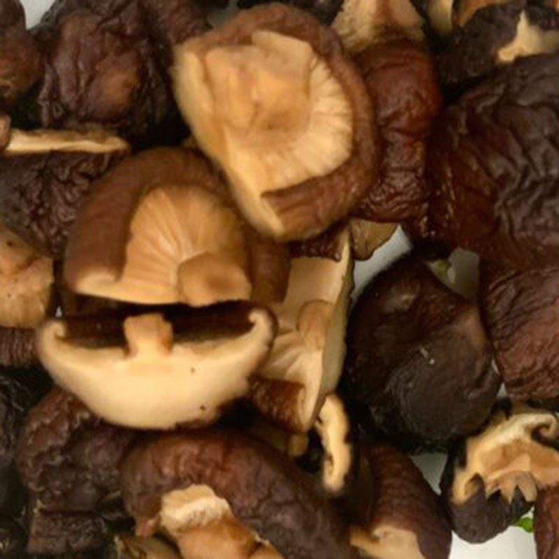 Step 2 Prepare other ingredients Beef stir-fried with shiitake mushrooms
