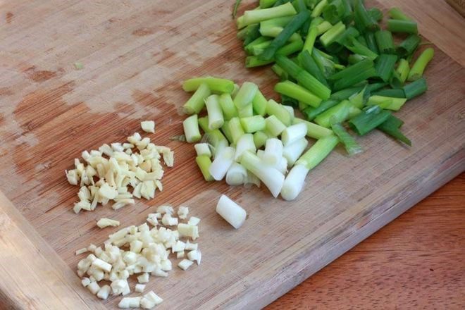 Step 2 Prepare other ingredients Spicy chicken gizzards