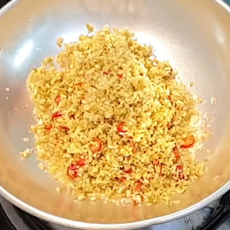 Step 2 Prepare other ingredients Stir-fried straw mushrooms with lemongrass and chili