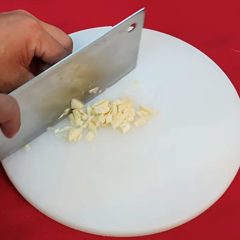 Step 2 Prepare other ingredients Stir-fried straw mushrooms with vegetarian beef