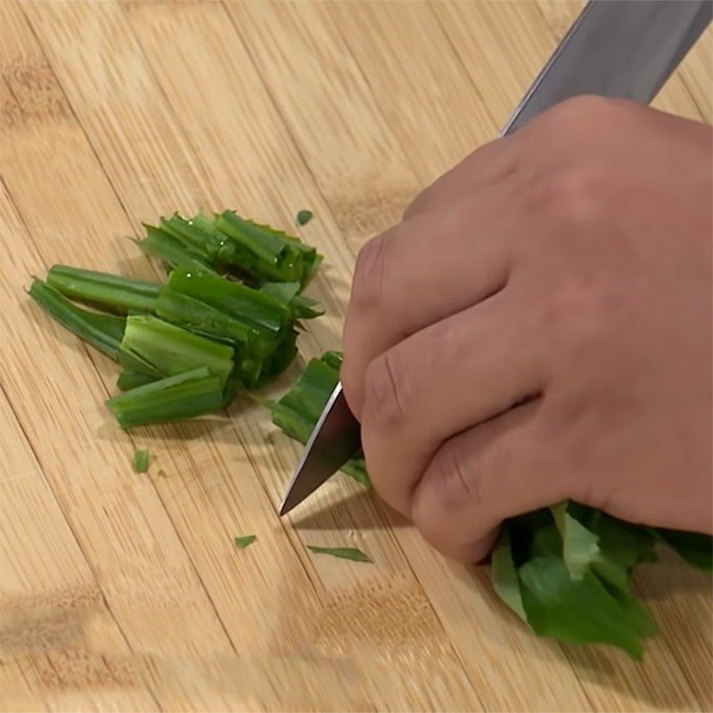 Step 2 Prepare other ingredients for sour spicy beef tendon soup