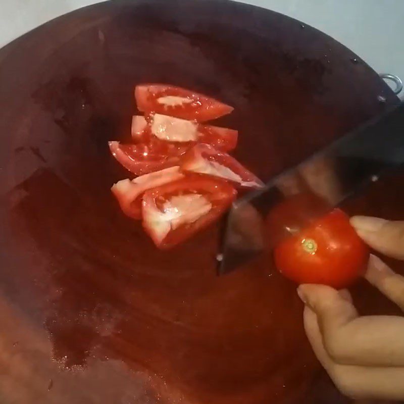 Step 2 Prepare other ingredients Stir-fried kohlrabi with tomatoes