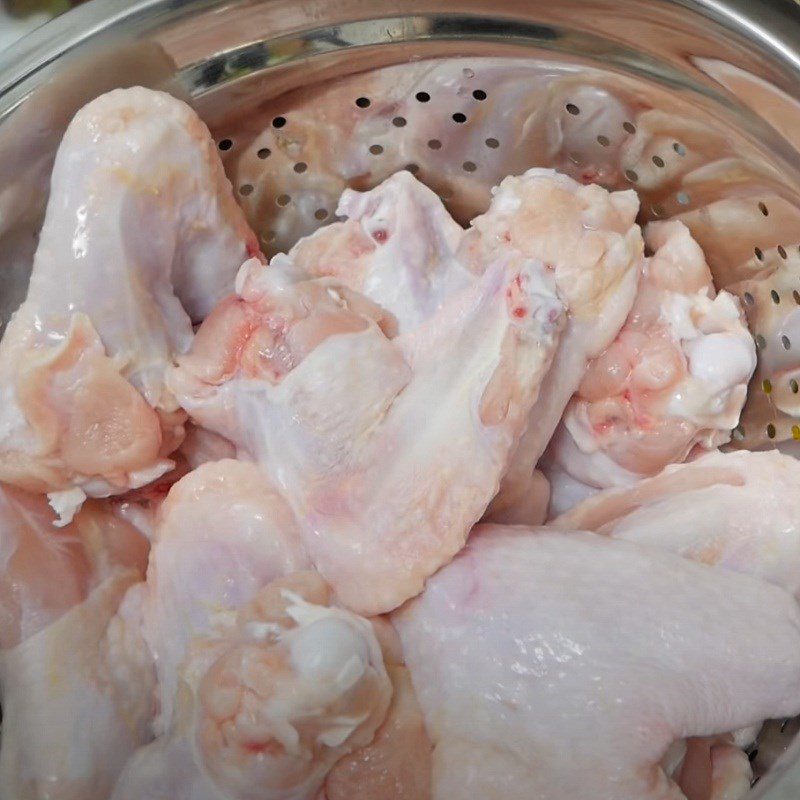 Step 1 Prepare chicken wings Honey grilled chicken wings
