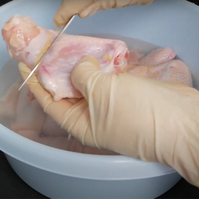 Step 1 Prepare chicken wings Honey grilled chicken wings
