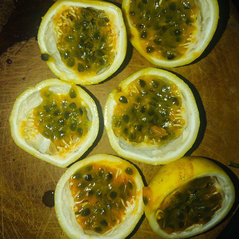 Step 1 Prepare the passion fruit for Passion Fruit Smoothie