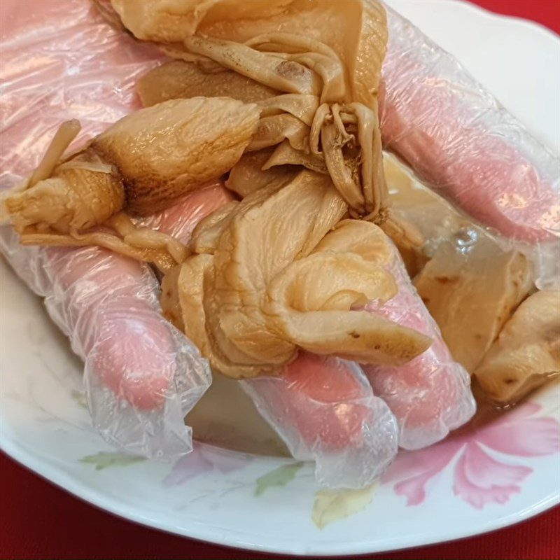 Step 2 Prepare pickled radish Pork leg braised with pickled radish