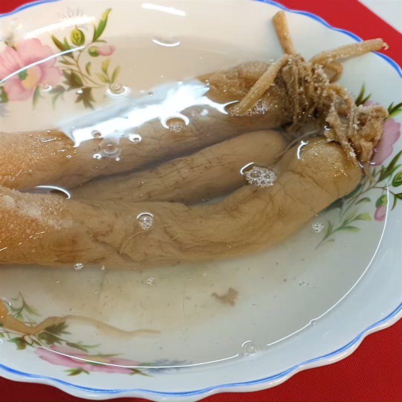 Step 2 Prepare the pickled radish Pig trotter braised with pickled radish
