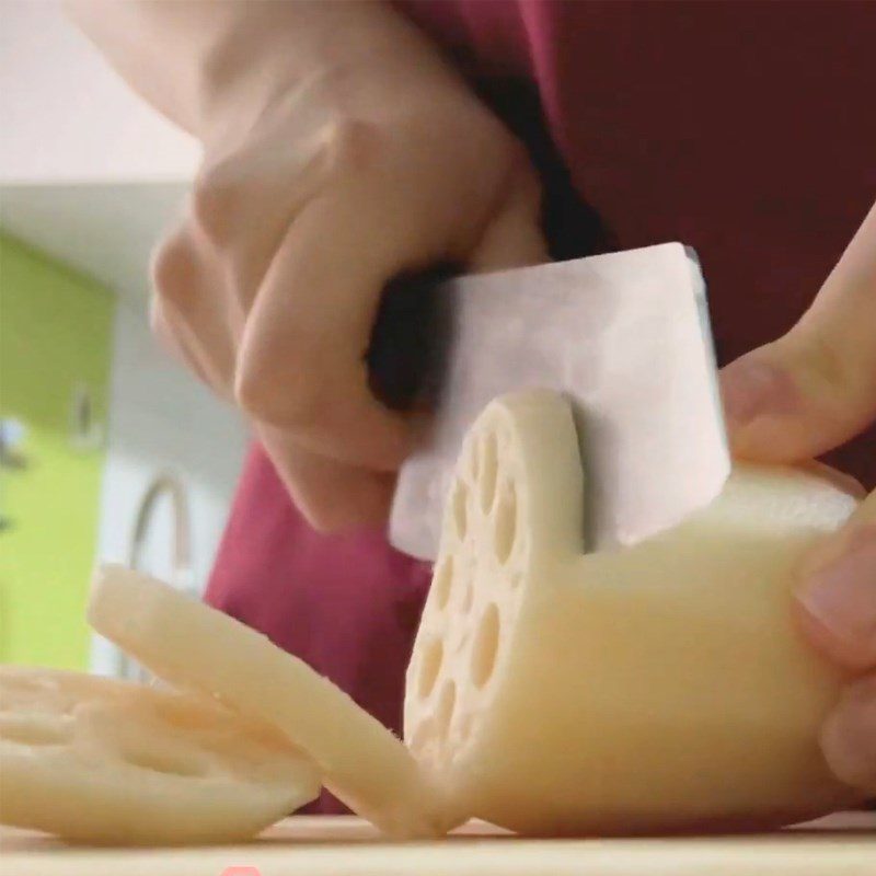 Step 1 Prepare the lotus root Lotus root dessert