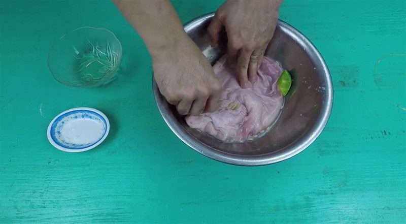Step 1 Prepare the pig's stomach Starfruit salad with pig's stomach - pig's stomach salad