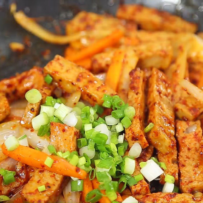 Step 4 Fry the pork sausage in spicy sauce Fried pork sausage in spicy sauce