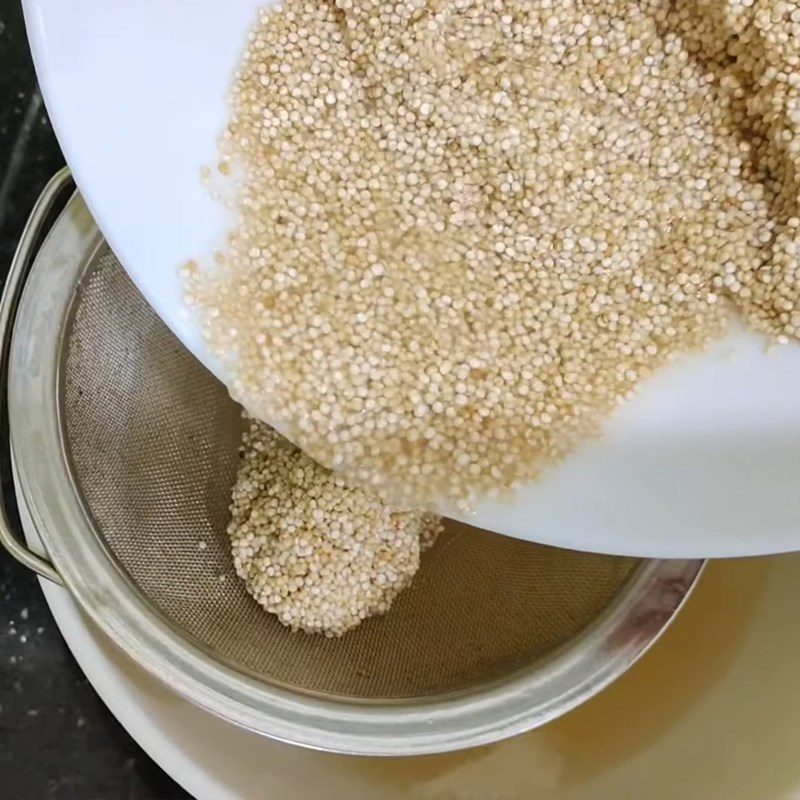 Step 1 Preparing quinoa for the quinoa and vegetable dish cooked in a rice cooker