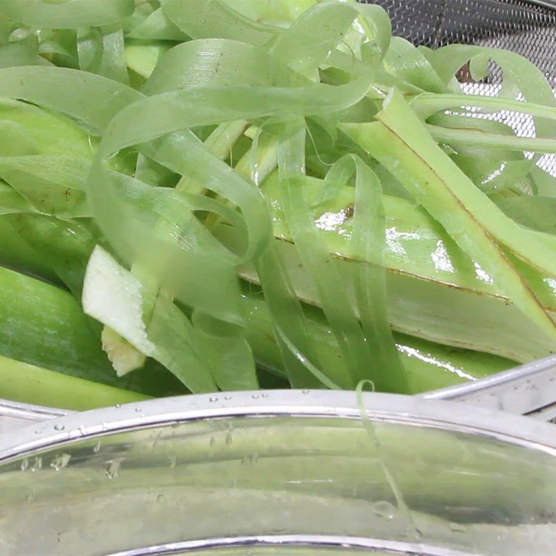 Step 1 Prepping water morning glory for Water Morning Glory Salad