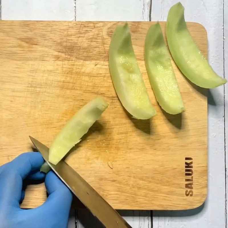 Step 1 Prepare the melon Melon Juice