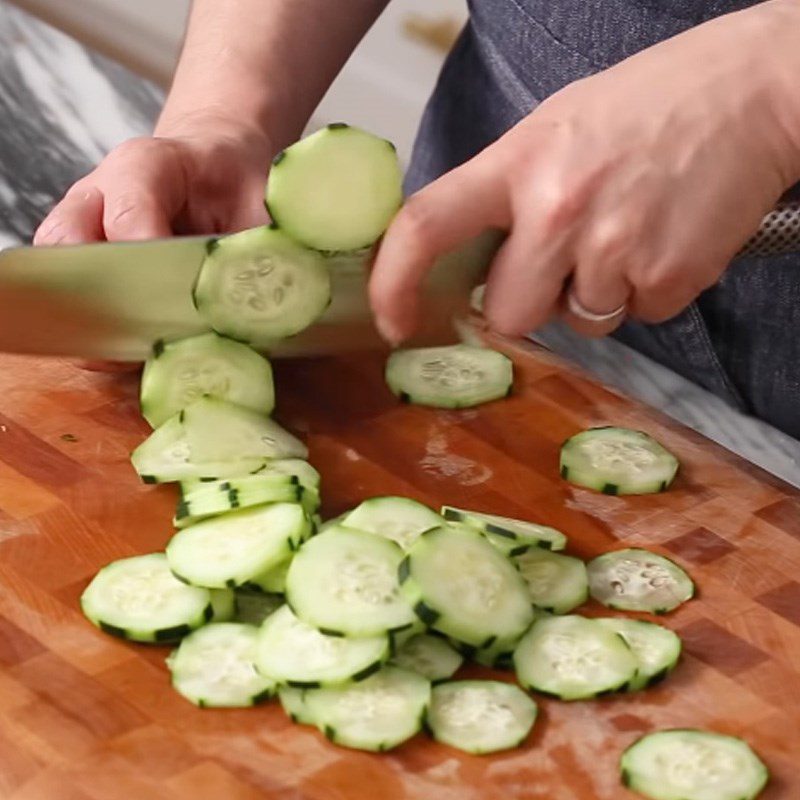 Step 3 Prepare the cucumber Cucumber salad with vinegar dressing
