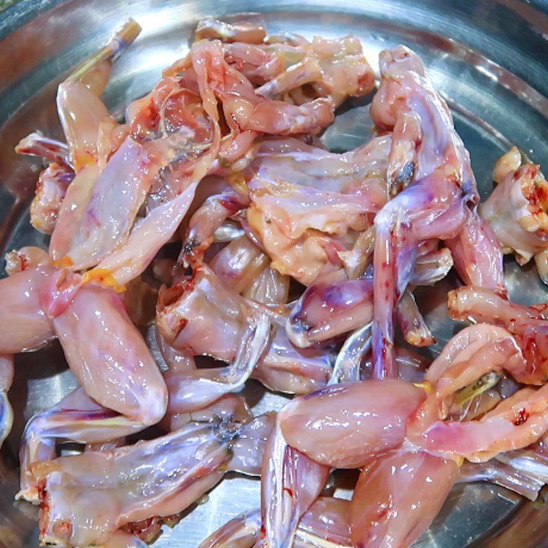 Step 1 Prepare the frog Stir-fried Frog with Lemongrass and Turmeric