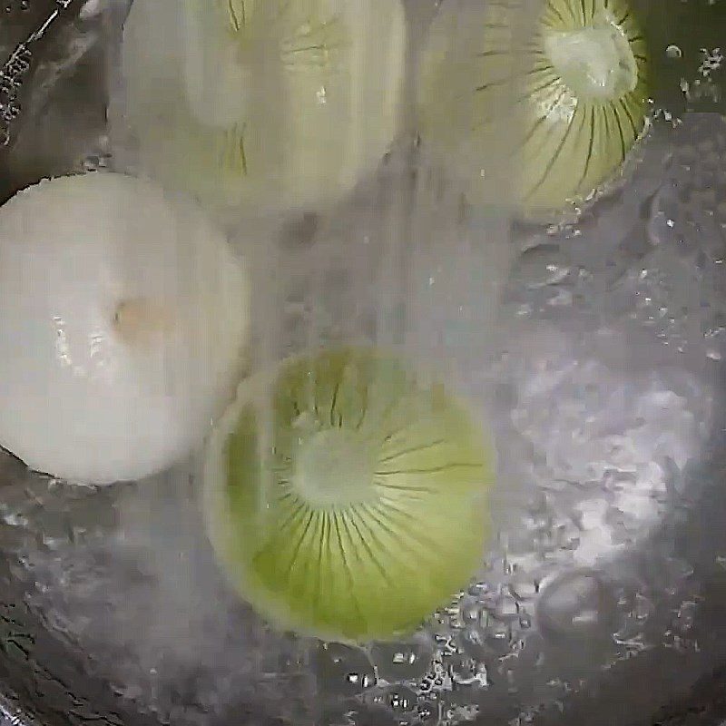 Step 1 Prepare the onion Onion juice