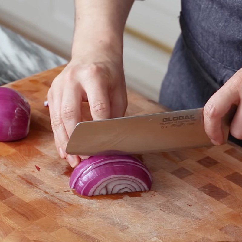 Step 2 Prepare the onion for cucumber salad
