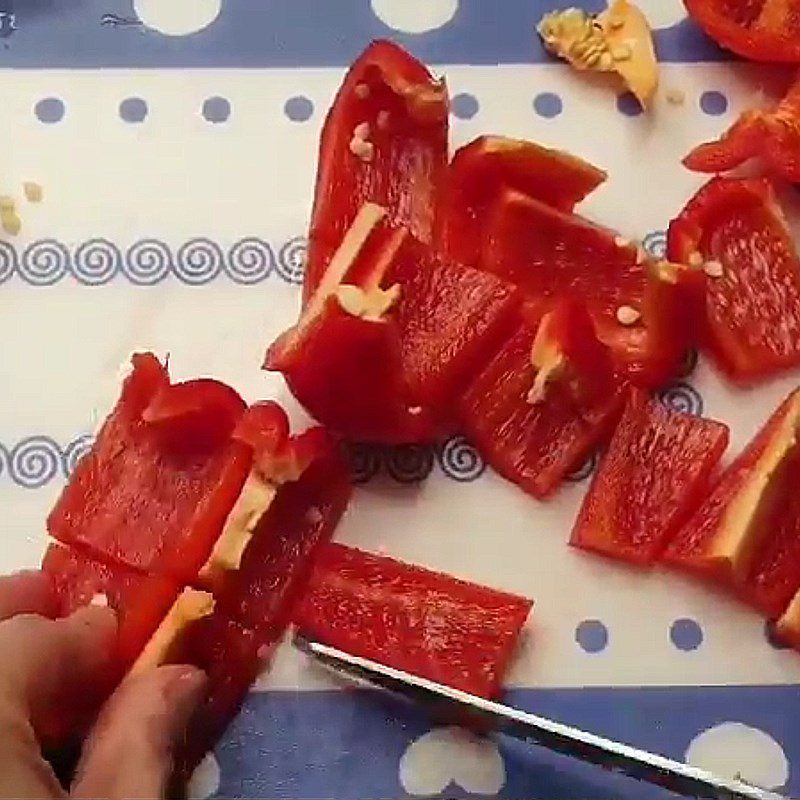Step 1 Prepare onions, tomatoes, and bell peppers Onion tomato bell pepper juice