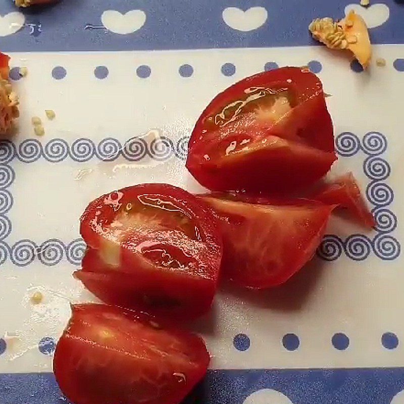Step 1 Prepare onion, tomato, and bell pepper for Onion Tomato Bell Pepper Juice