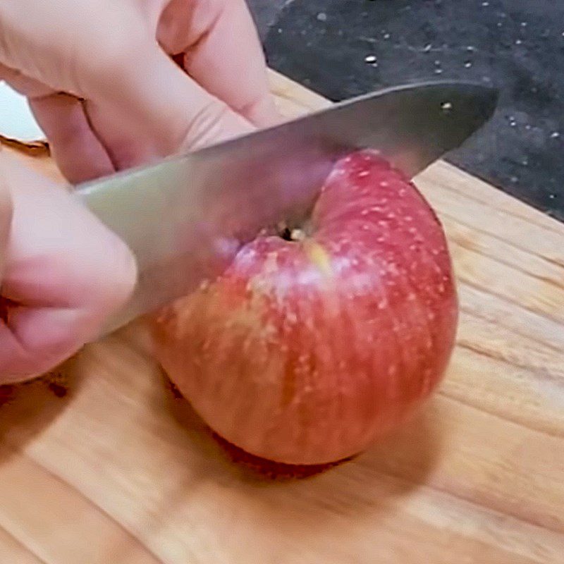 Step 1 Prepare the onion and apple Onion apple juice