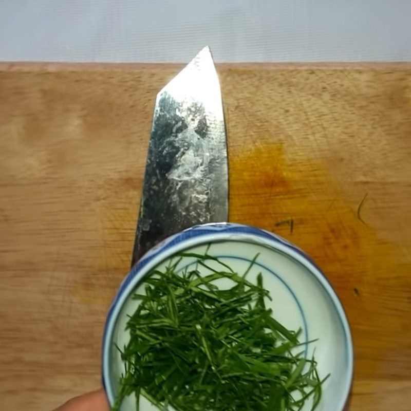 Step 2 Prepare the lime leaves Stir-fried Pupae with Lime Leaves
